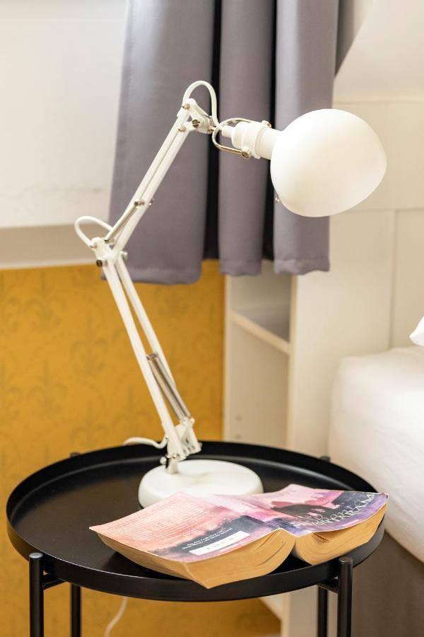 Gaestehaus Am Schlossplatz Z. 3 メーアスブルク エクステリア 写真